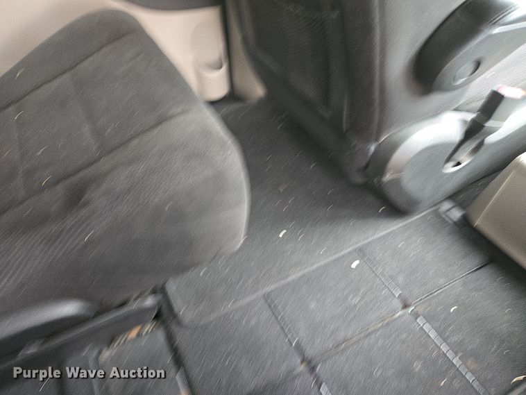 image for item EQ6873 2011 Dodge  Grand Caravan SUV