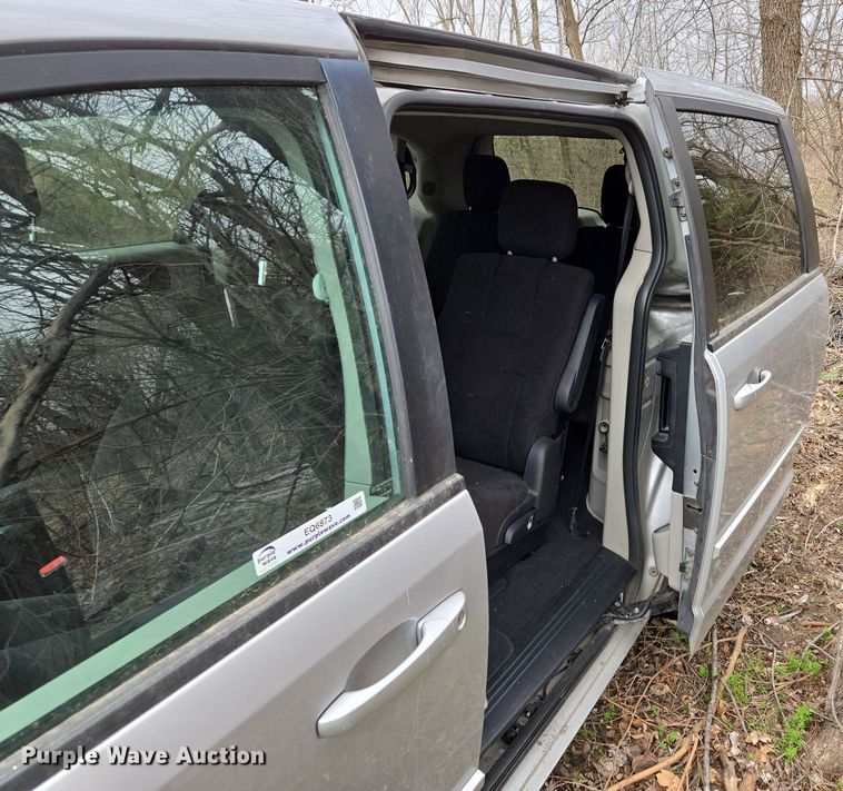 image for item EQ6873 2011 Dodge  Grand Caravan SUV