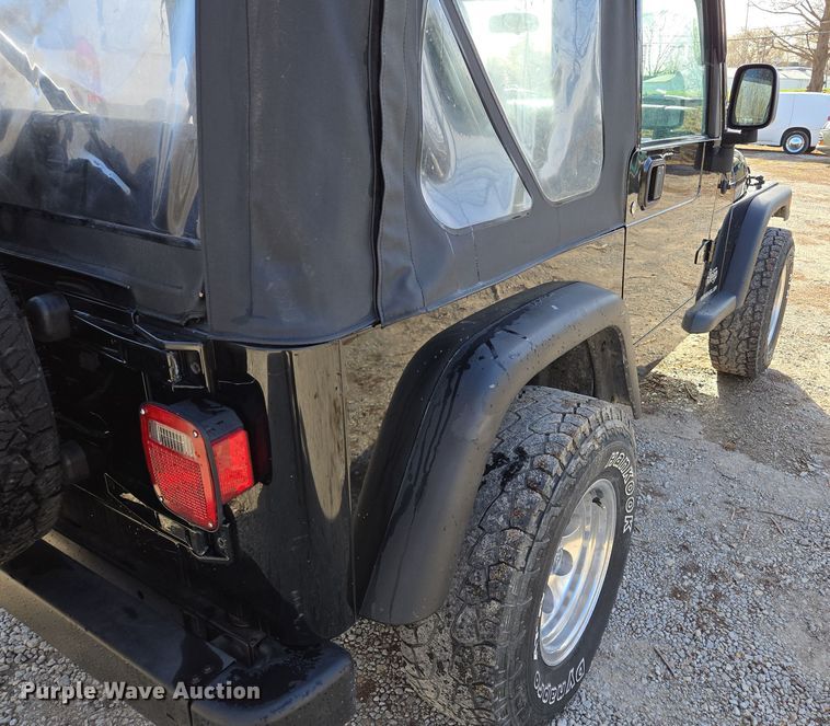 image for item EQ6874 2003 Jeep  Wrangler  SUV