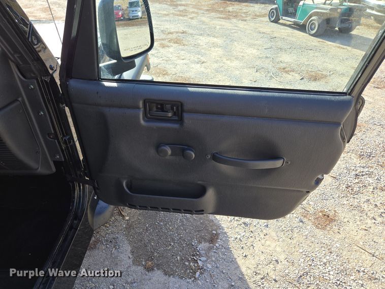 image for item EQ6874 2003 Jeep  Wrangler  SUV