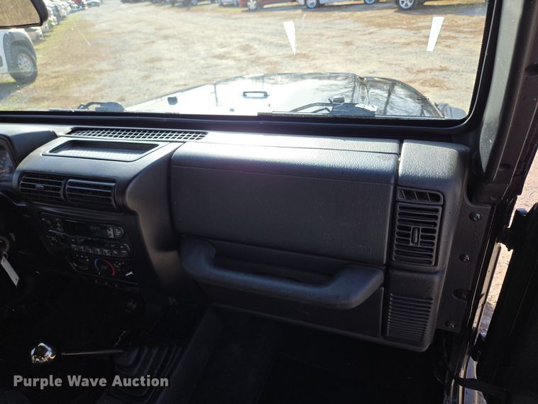 image for item EQ6874 2003 Jeep  Wrangler  SUV