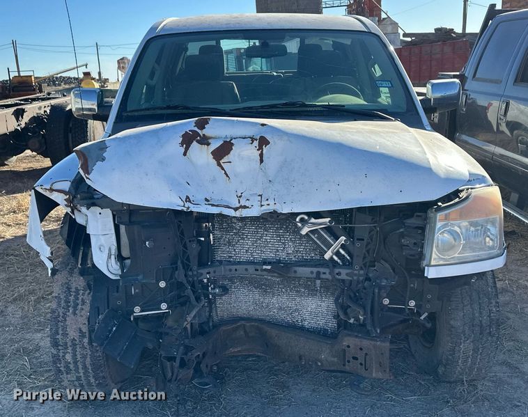 image for item ER8744 2012 Nissan Titan Crew Cab pickup truck