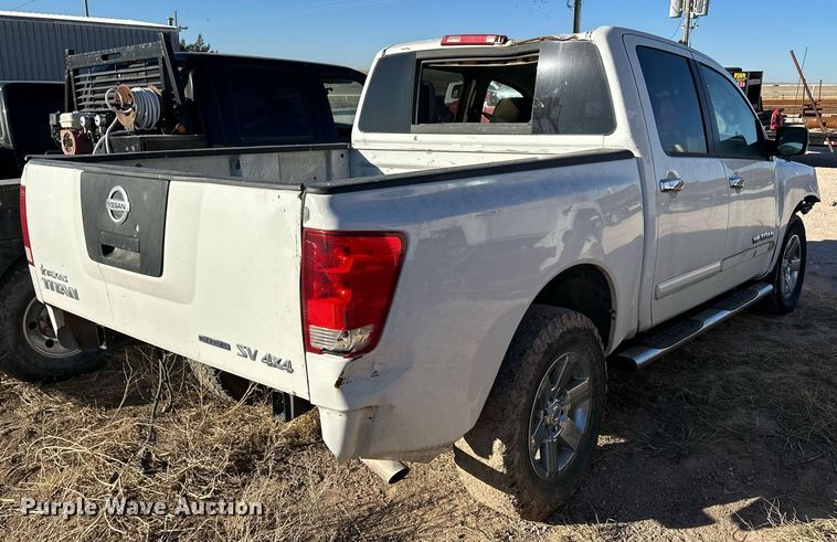 image for item ER8744 2012 Nissan Titan Crew Cab pickup truck