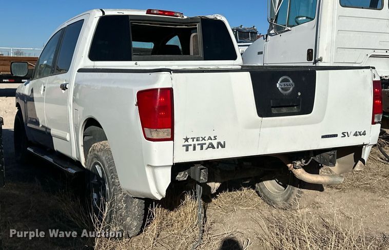 image for item ER8744 2012 Nissan Titan Crew Cab pickup truck