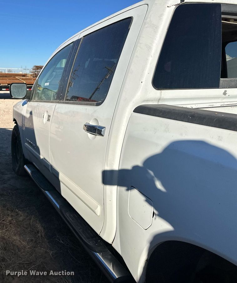 image for item ER8744 2012 Nissan Titan Crew Cab pickup truck