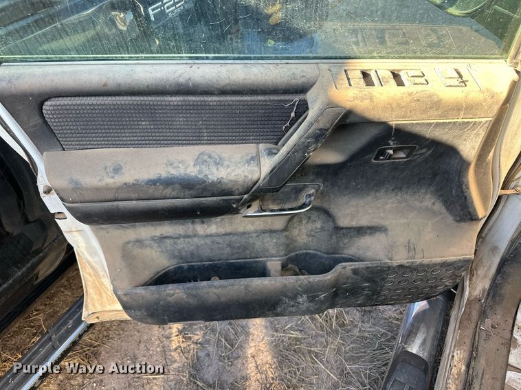 image for item ER8744 2012 Nissan Titan Crew Cab pickup truck