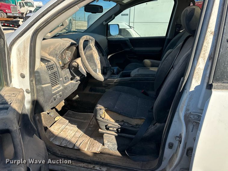 image for item ER8744 2012 Nissan Titan Crew Cab pickup truck