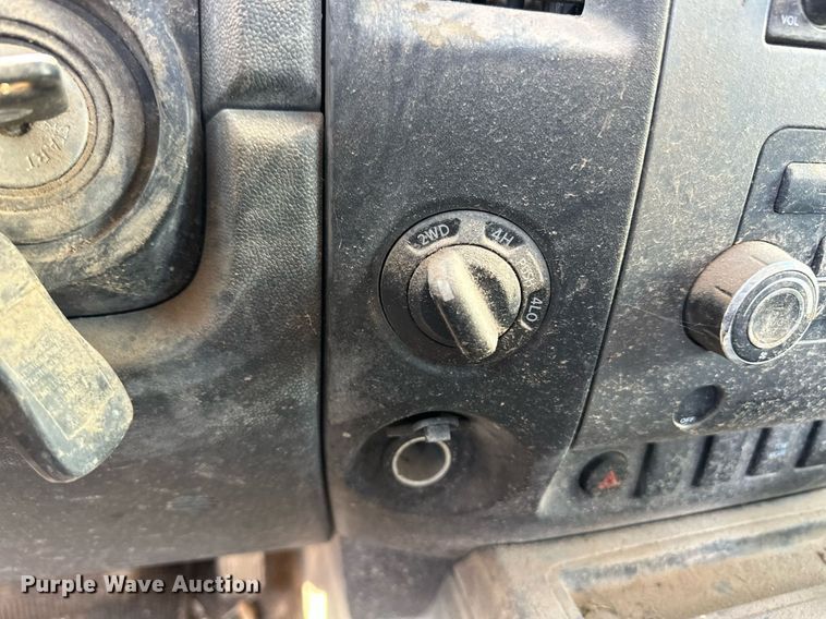 image for item ER8744 2012 Nissan Titan Crew Cab pickup truck