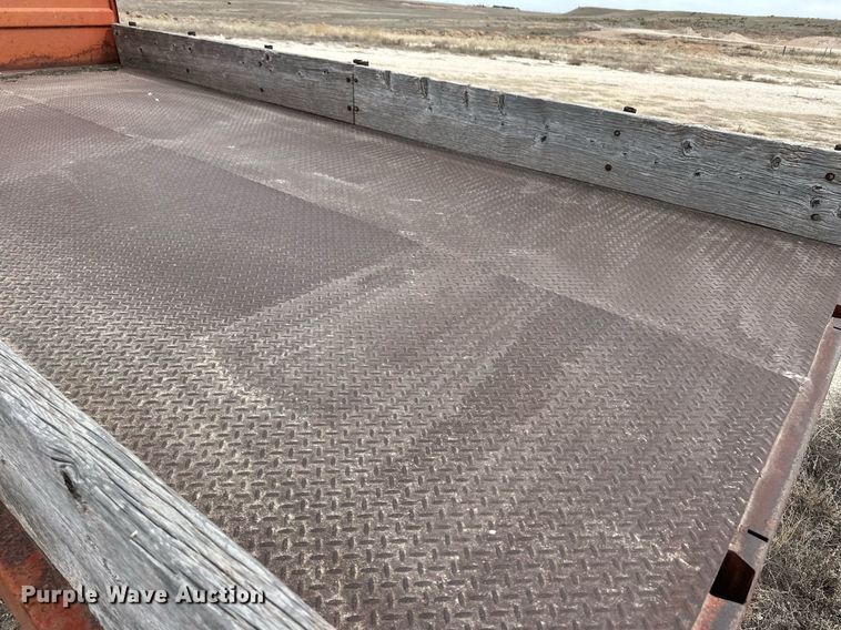 image for item ER8783 1975 Ford F600 dump flatbed truck