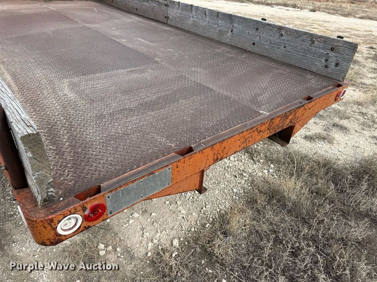 image for item ER8783 1975 Ford F600 dump flatbed truck