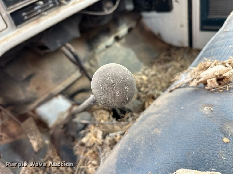 image for item ER8783 1975 Ford F600 dump flatbed truck