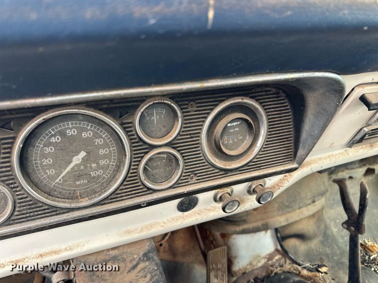 image for item ER8783 1975 Ford F600 dump flatbed truck