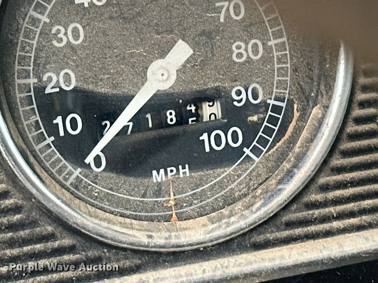 image for item ER8783 1975 Ford F600 dump flatbed truck