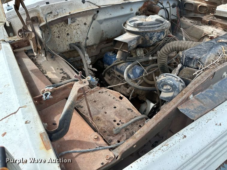 image for item ER8783 1975 Ford F600 dump flatbed truck