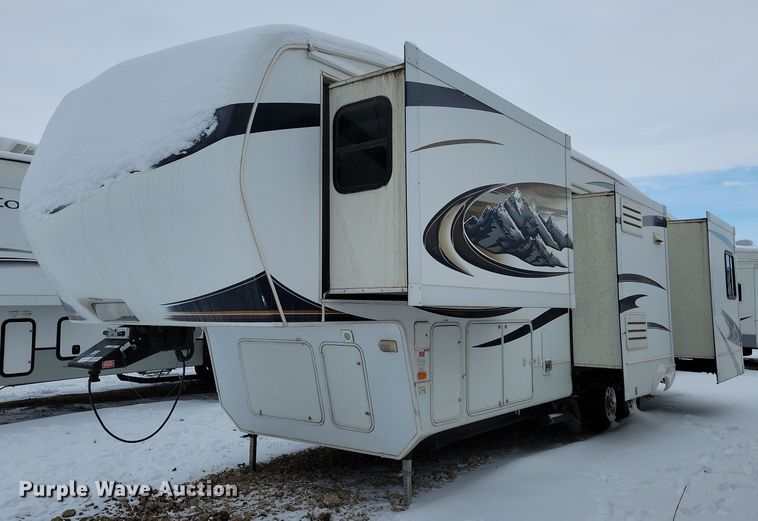 image for item NB9878 2010 Keystone Montana camper