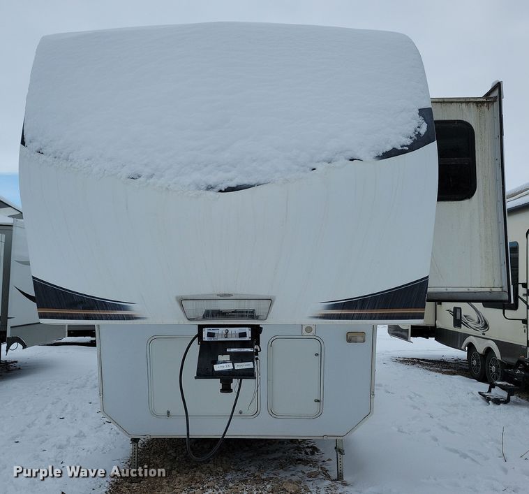 image for item NB9878 2010 Keystone Montana camper