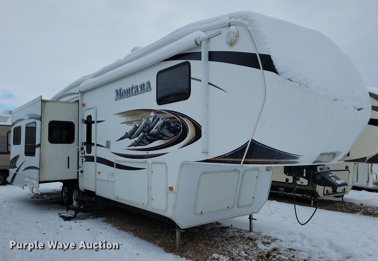 image for item NB9878 2010 Keystone Montana camper