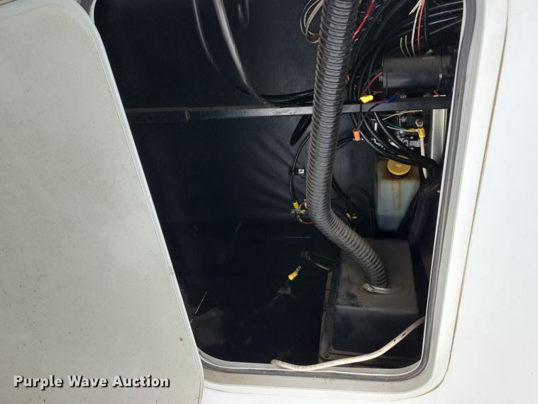 image for item NB9878 2010 Keystone Montana camper