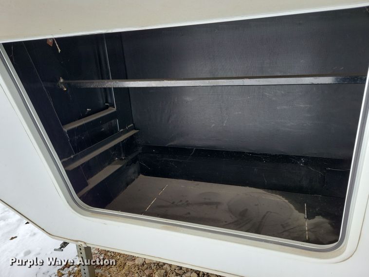 image for item NB9878 2010 Keystone Montana camper