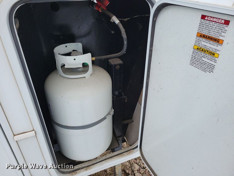 image for item NB9878 2010 Keystone Montana camper