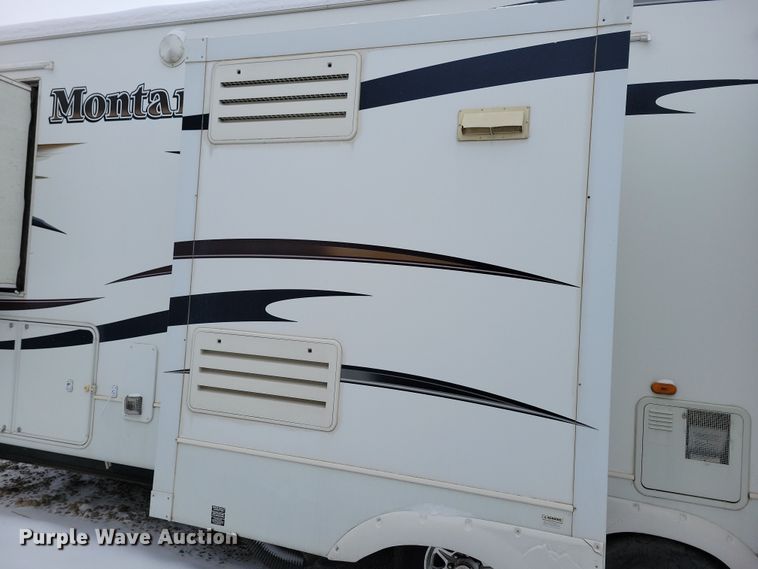 image for item NB9878 2010 Keystone Montana camper