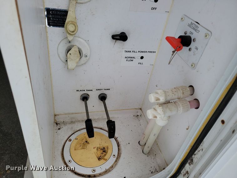 image for item NB9878 2010 Keystone Montana camper