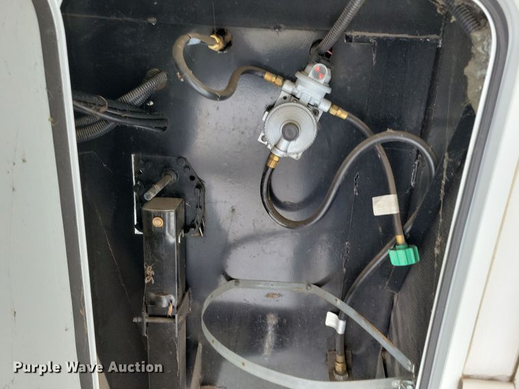 image for item NB9878 2010 Keystone Montana camper