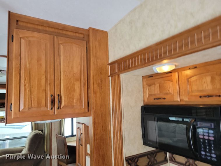 image for item NB9878 2010 Keystone Montana camper