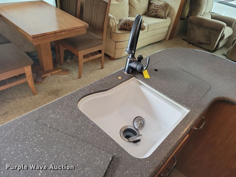 image for item NB9878 2010 Keystone Montana camper