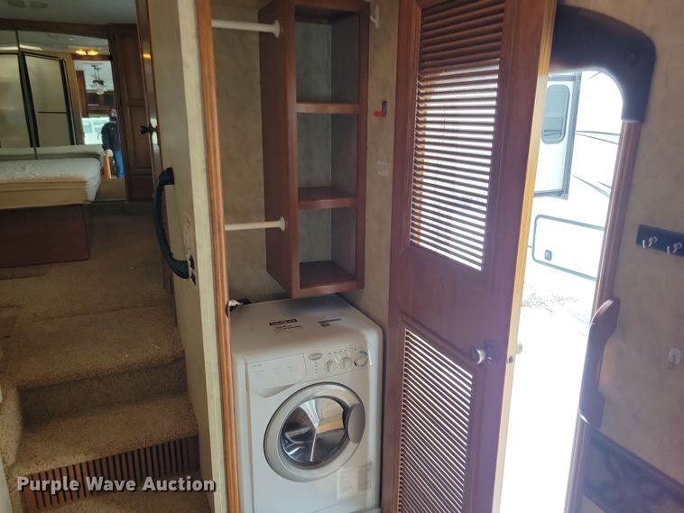 image for item NB9878 2010 Keystone Montana camper