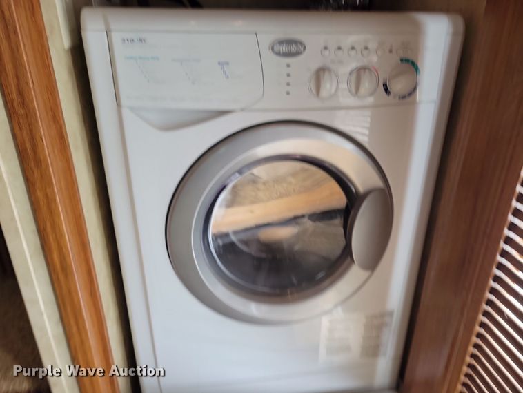 image for item NB9878 2010 Keystone Montana camper