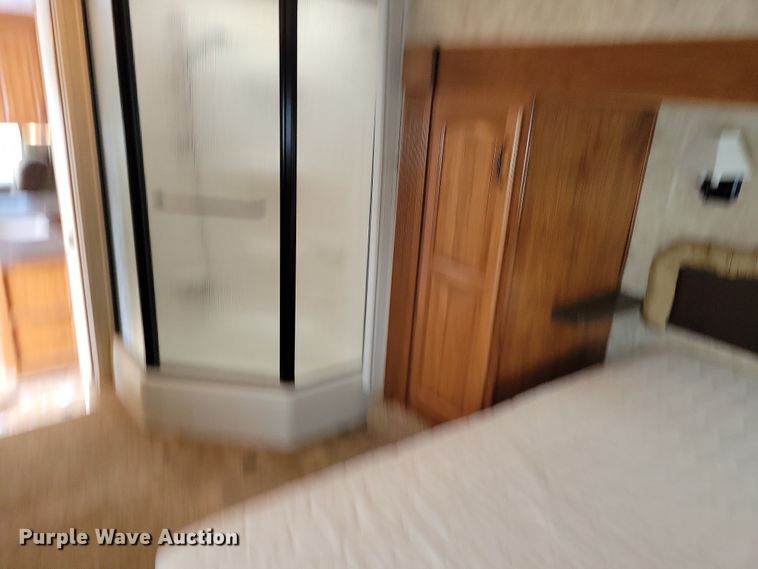 image for item NB9878 2010 Keystone Montana camper