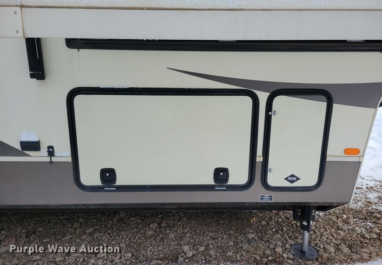 image for item NB9879 2016 Forest River Blue Ridge camper