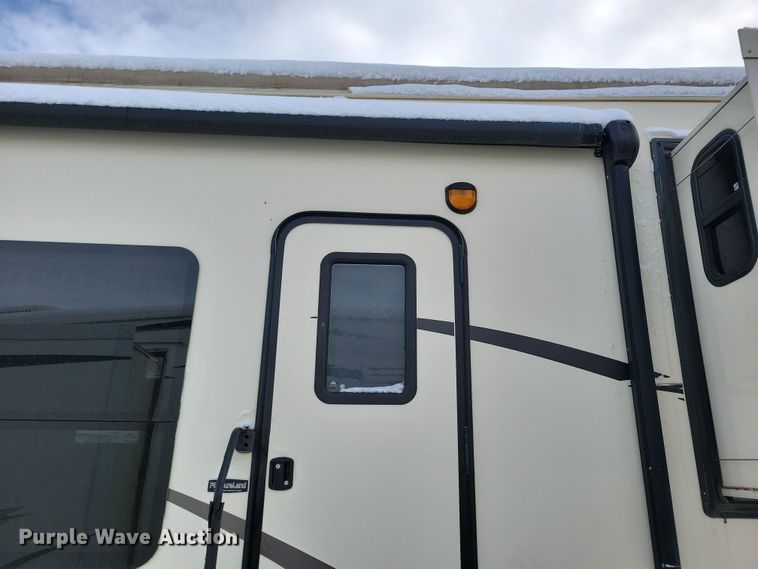 image for item NB9879 2016 Forest River Blue Ridge camper