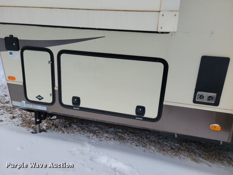 image for item NB9879 2016 Forest River Blue Ridge camper