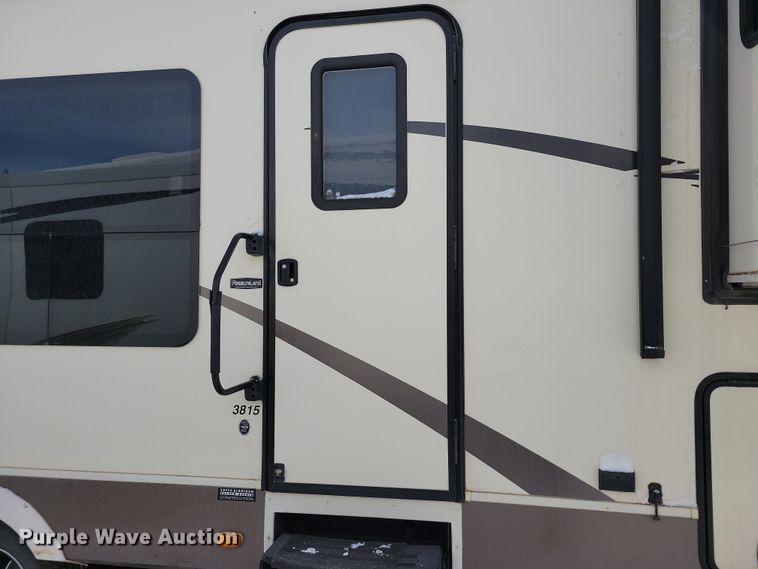 image for item NB9879 2016 Forest River Blue Ridge camper