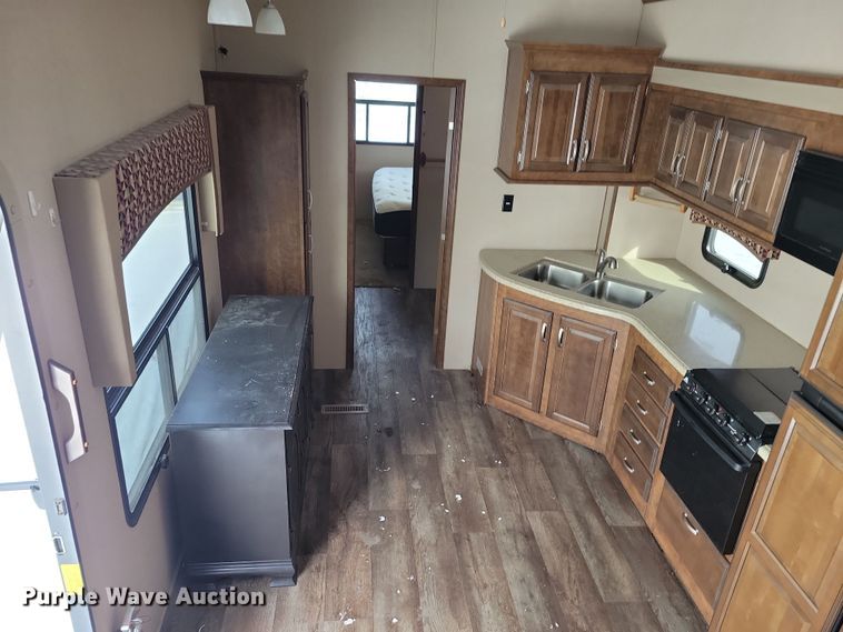 image for item NB9879 2016 Forest River Blue Ridge camper