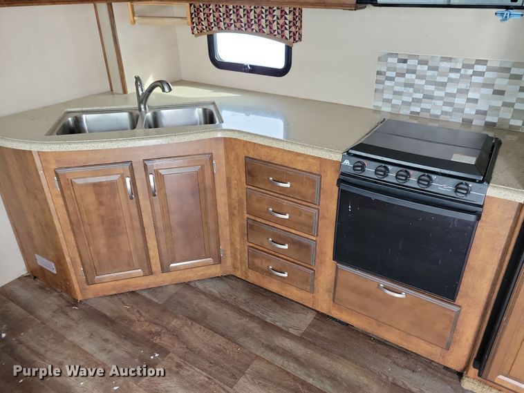 image for item NB9879 2016 Forest River Blue Ridge camper