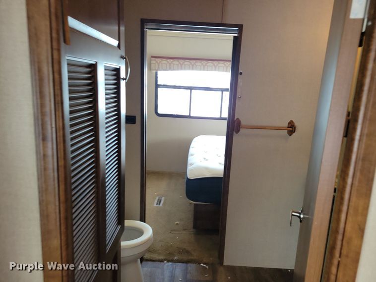 image for item NB9879 2016 Forest River Blue Ridge camper