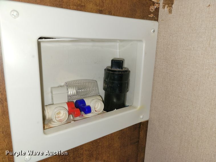 image for item NB9879 2016 Forest River Blue Ridge camper