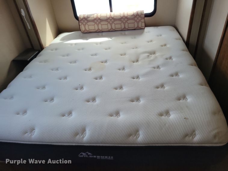 image for item NB9879 2016 Forest River Blue Ridge camper