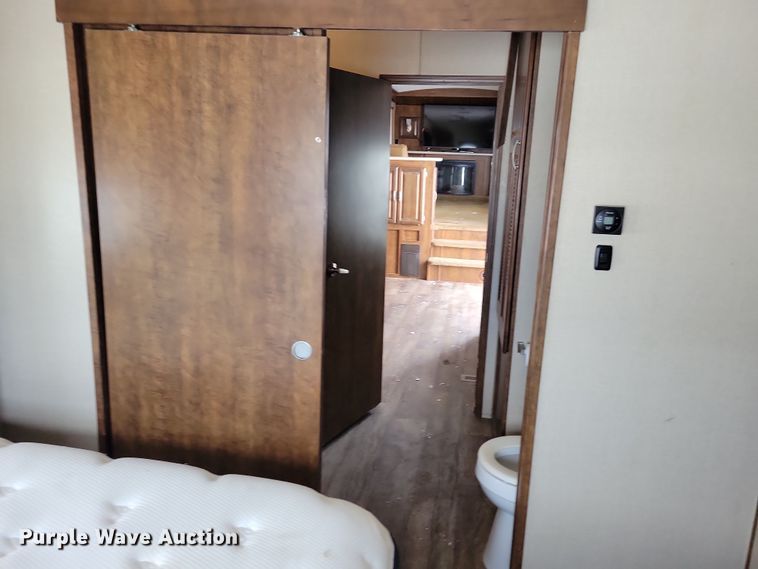 image for item NB9879 2016 Forest River Blue Ridge camper