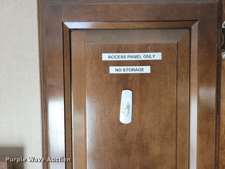 image for item NB9879 2016 Forest River Blue Ridge camper