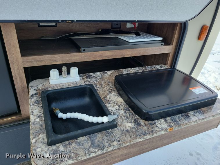 image for item NB9880 2017 Keystone Cougar camper