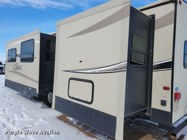 image for item NB9880 2017 Keystone Cougar camper