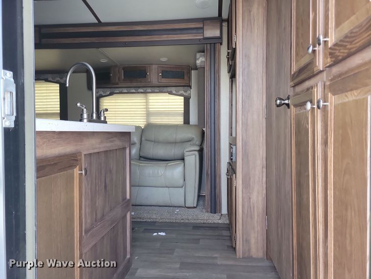 image for item NB9880 2017 Keystone Cougar camper