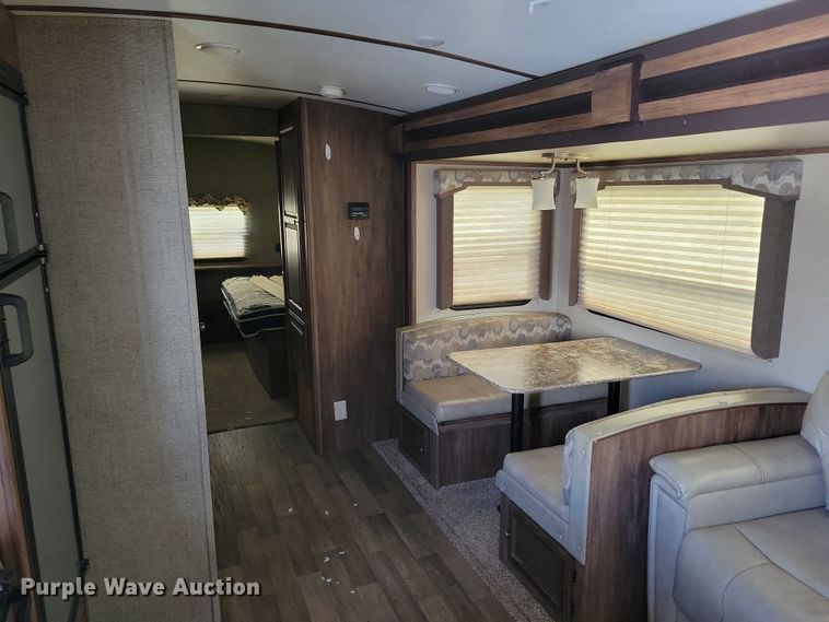 image for item NB9880 2017 Keystone Cougar camper