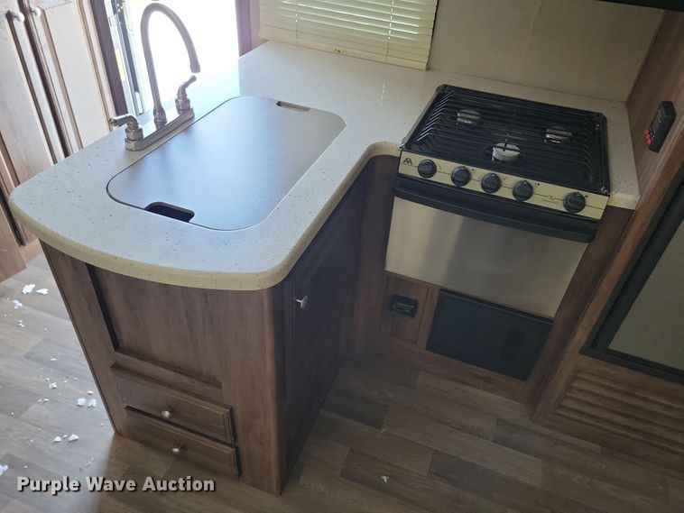 image for item NB9880 2017 Keystone Cougar camper