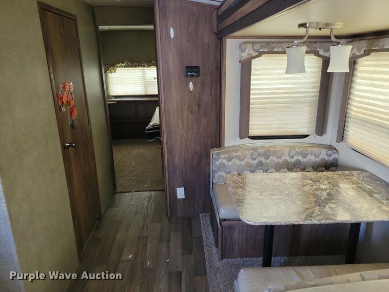 image for item NB9880 2017 Keystone Cougar camper