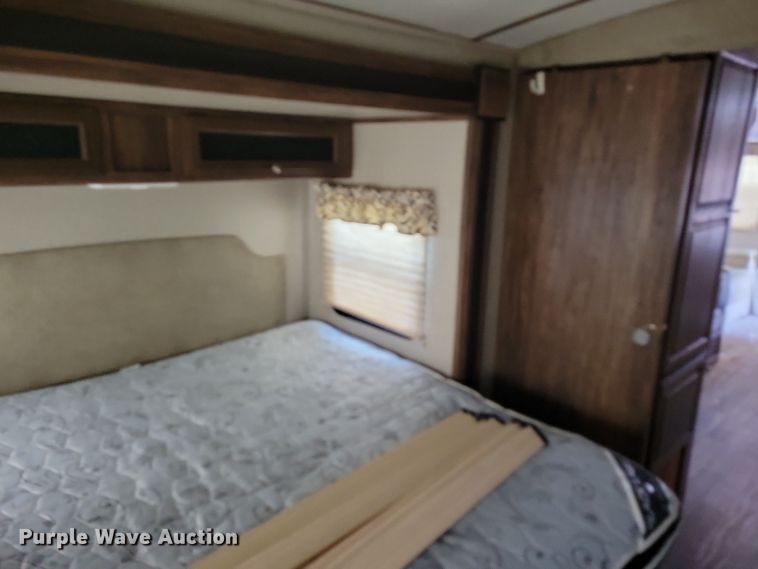 image for item NB9880 2017 Keystone Cougar camper